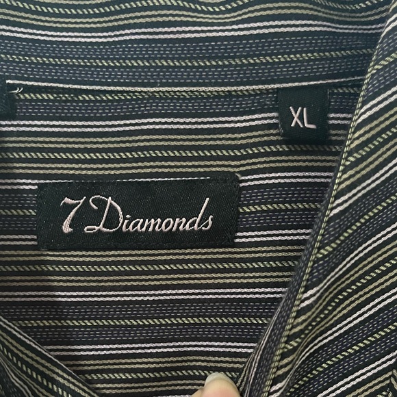 7 Diamonds button down - Picture 3 of 3